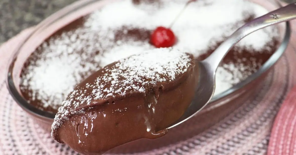 Oi, gente! Vânia aqui! Hoje no Vó Naoca, vou te ensinar uma mousse de chocolate...