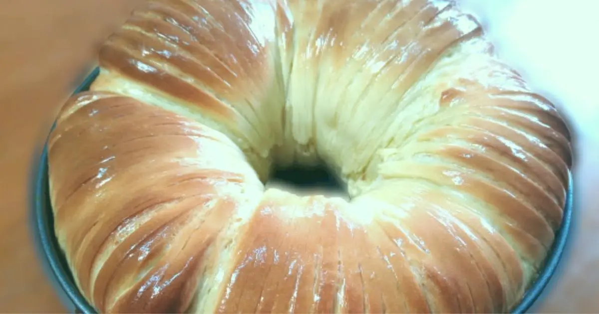 Aprenda a fazer um pão rolo de lã macio, lindo e perfeito para o café....