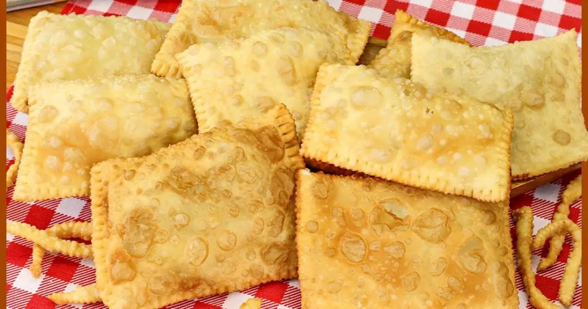 Aprenda a fazer pastel de feira crocante, com bolhas e muito sabor, de um jeito...