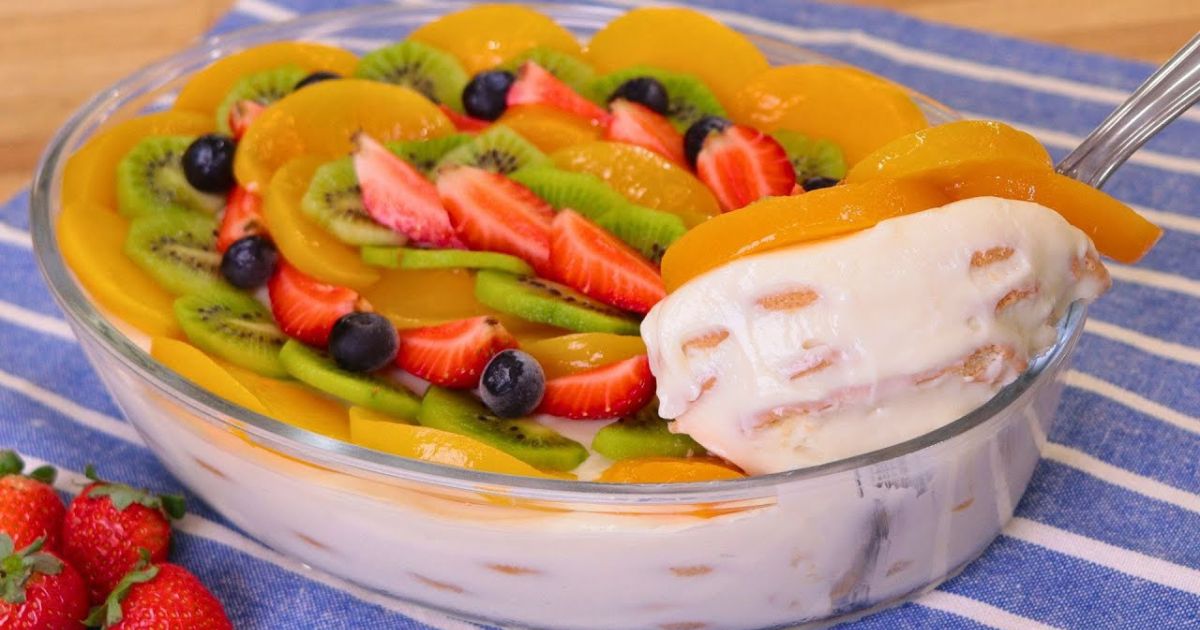 Pavê de frutas cremoso e fácil, perfeito para qualquer ocasião!...