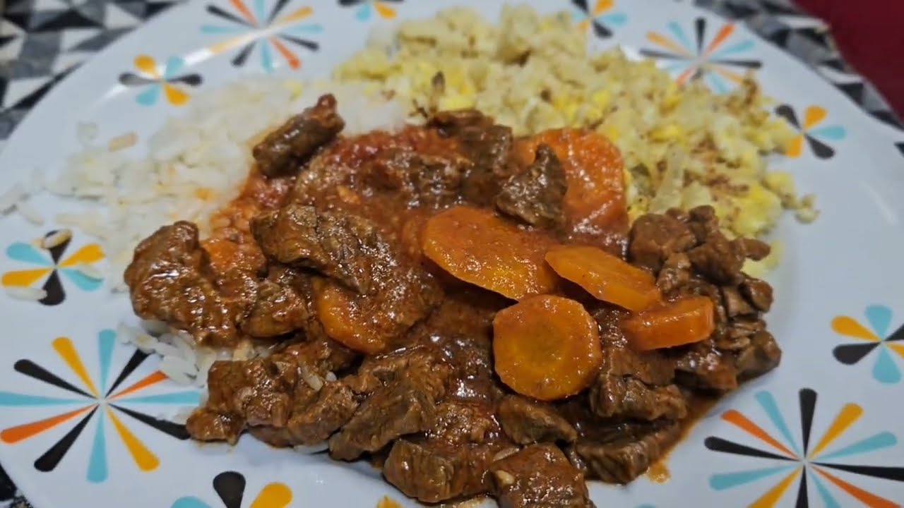 Picadinho de Carne fácil e saboroso! Aprenda essa receita rápida e deliciosa para o dia...