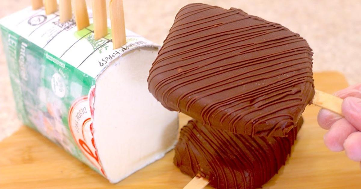 Aprenda a fazer um delicioso picolé prestígio caseiro sem precisar de forminhas, usando apenas uma...