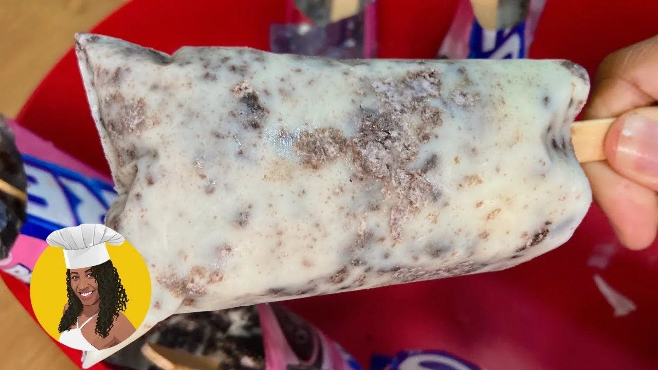 Picolé de Oreo cremoso e delicioso! Aprenda essa receita fácil e refrescante para saborear nos...