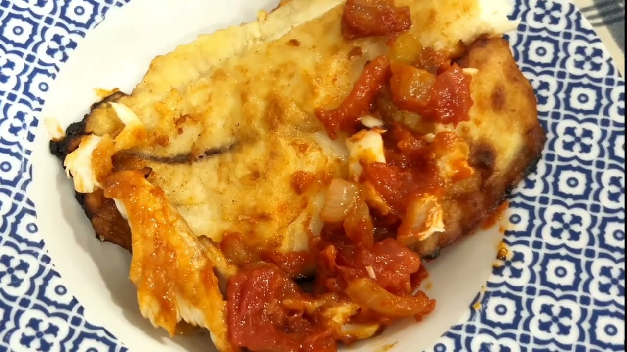 Tilápia ao Molho de Tomate Receita Fácil e Saborosa é prática, rápida e deliciosa para...