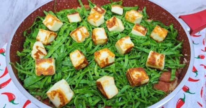 Especiais: Receita Incrível de Arroz com Bacon, Pimenta, Couve e Queijo Coalho Feita em Uma Só Panela