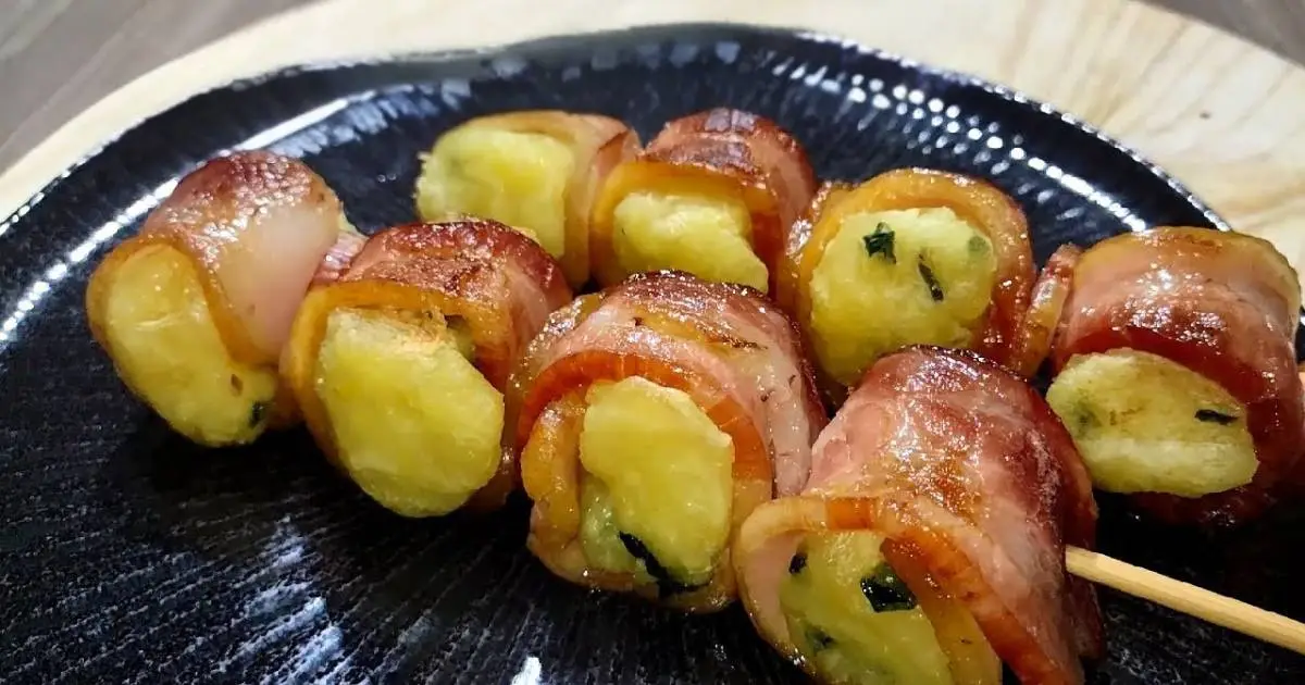 O Medalhão de Mandioca com Bacon Fácil e Saboroso é a entrada perfeita para churrascos,...