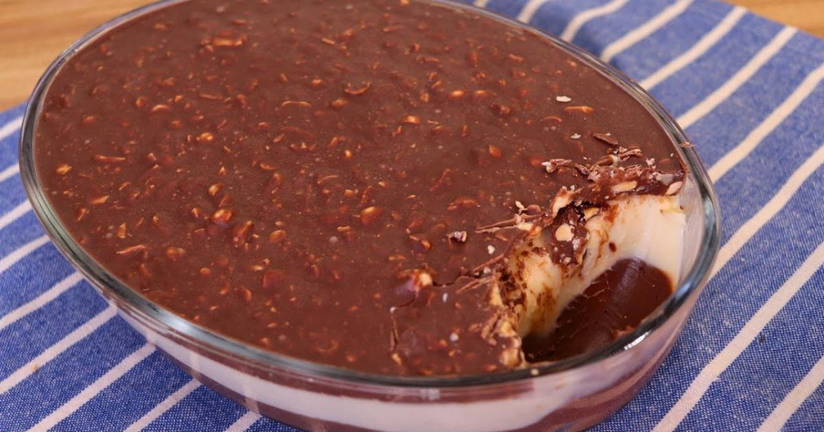 Sobremesa de Páscoa cremosa com casquinha crocante de chocolate....