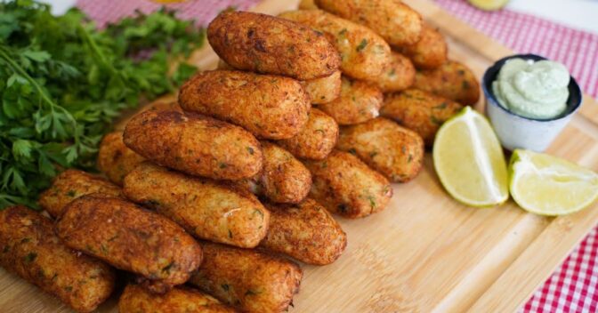 Petiscos: Receita de Bolinho de Bacalhau Frito que Fica Sequinho e Crocante