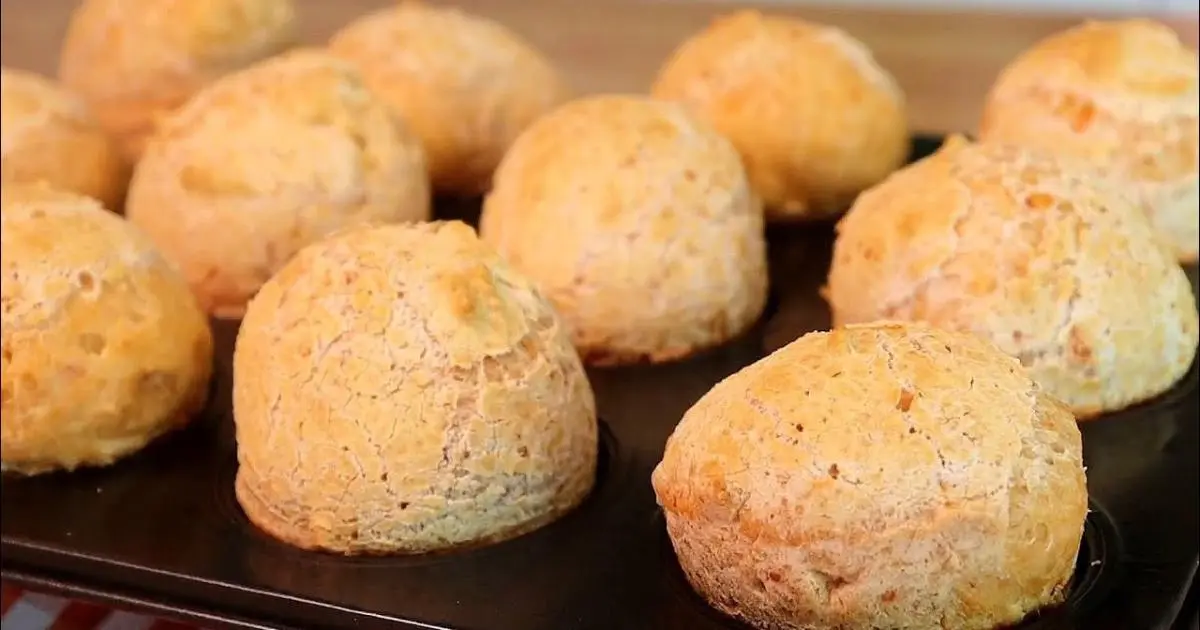 Biscoito de polvilho cascudo e crocante com massa mole e fácil preparo....