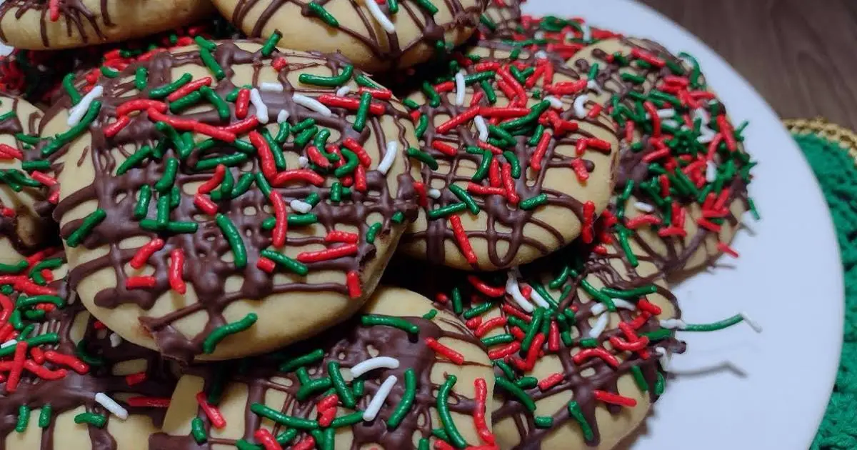A Bolacha Alemã Macia com Sabor de Natal é ideal para as festas de fim...