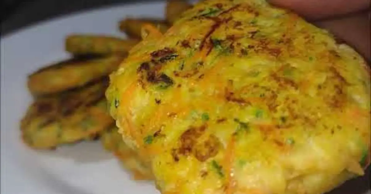 Bolinho Frango Legumes Saudável para Janta Rápida é uma opção leve, nutritiva e deliciosa para...