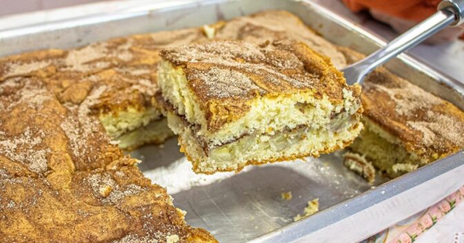 Bolos: Bolo de Banana com Açúcar e Canela Que Já Sai Recheado do Forno
