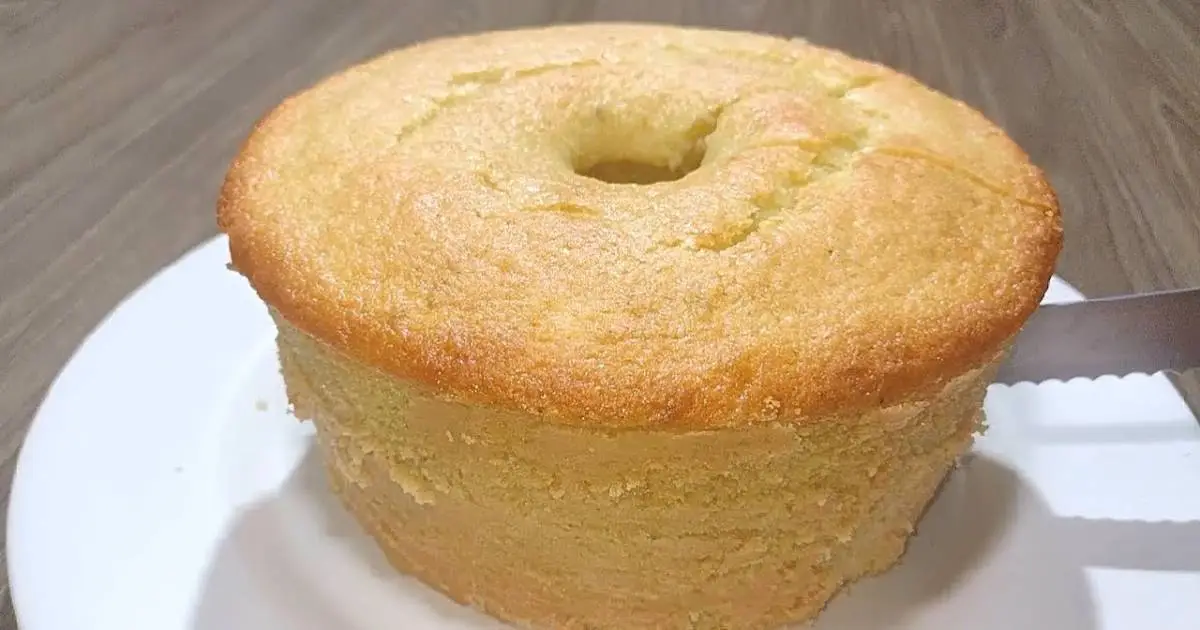 O Bolo de Limão Fofinho Sem Lactose Fácil é perfeito para quem busca um doce...