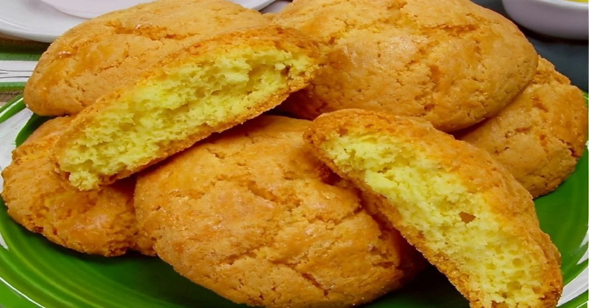 A Broa de Fubá Simples Igual de Padaria é perfeita para o café da tarde...