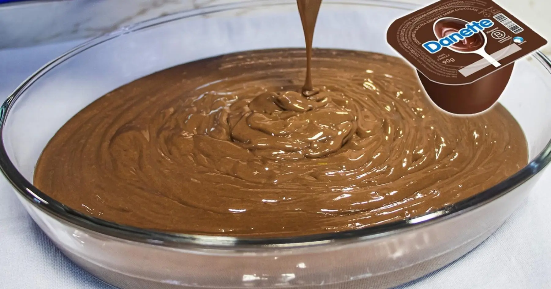 Danette caseiro de chocolate, simples de fazer e rende bastante!...