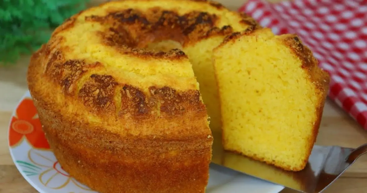 Receita fácil de bolo de fubá fofo com dica especial no preparo....