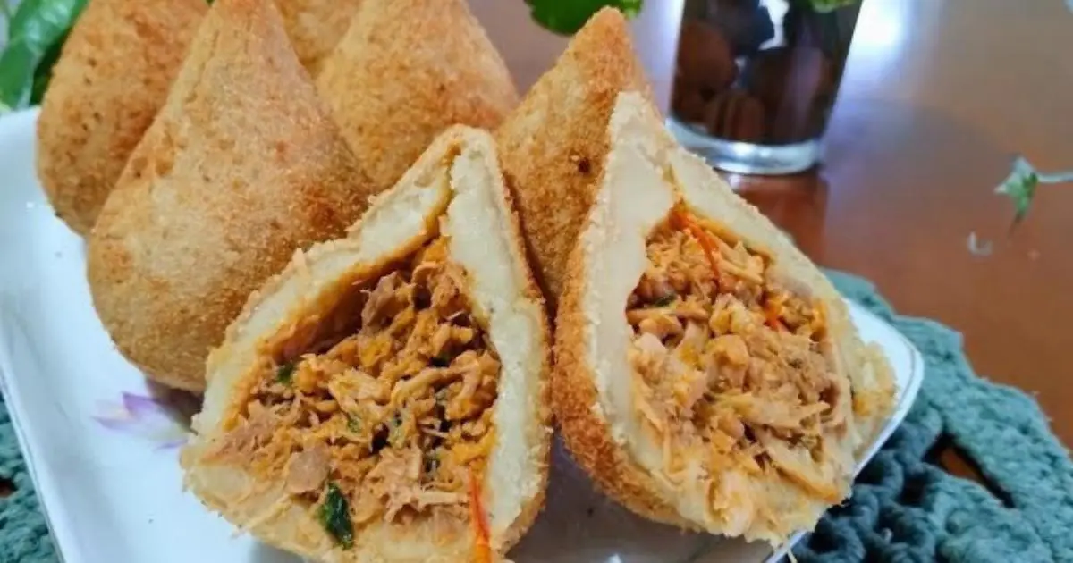Receita fácil de coxinha de pernil crocante e cheia de sabor....