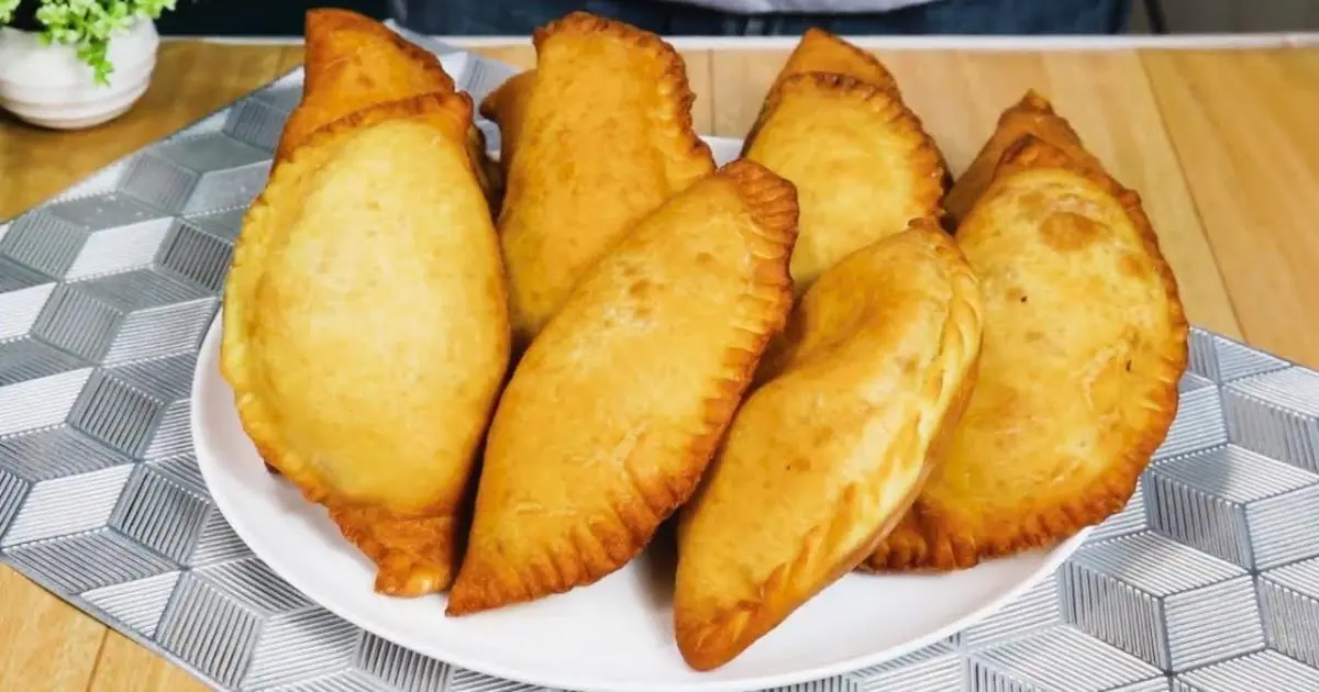 Fogazza frita com calabresa e queijo super fácil de preparar....