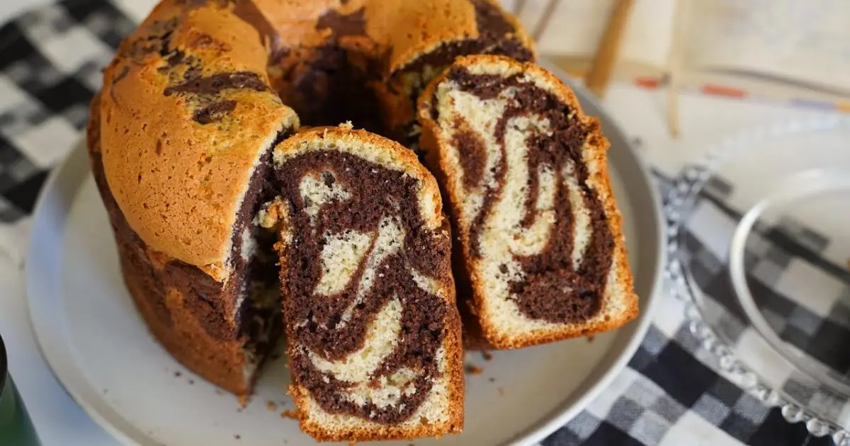 Receita simples de bolo mesclado fofinho para o café da tarde....
