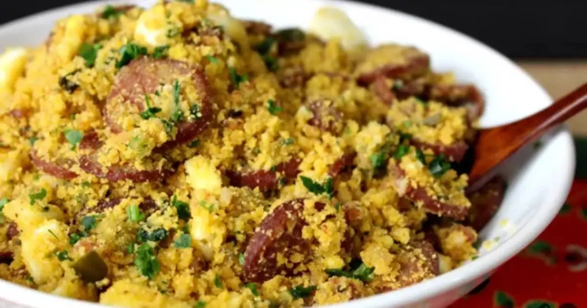 Farofa com Bacon Calabresa e Toque Cítrico é perfeita para churrasco ou assado. Aprenda essa...