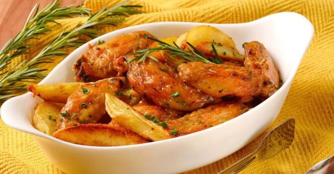 Aves: Frango Cremoso com Creme de Cebola e Batata