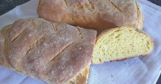 Pães: Pão de Fubá de Milho Sem Sovar Rende Muito