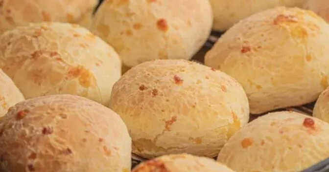 Pães: Pão de Queijo de Liquidificador Prático e Rápido