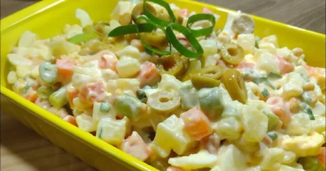 Saladas: Salada de Batata com Maionese Simples e Deliciosa