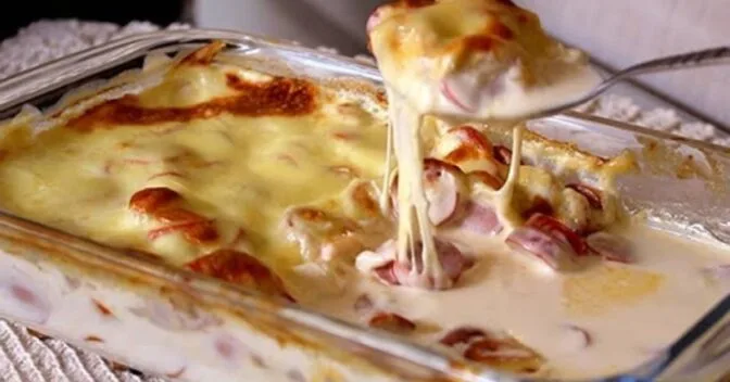 Especiais: Salsicha Assada com Queijo e Molho Cremoso
