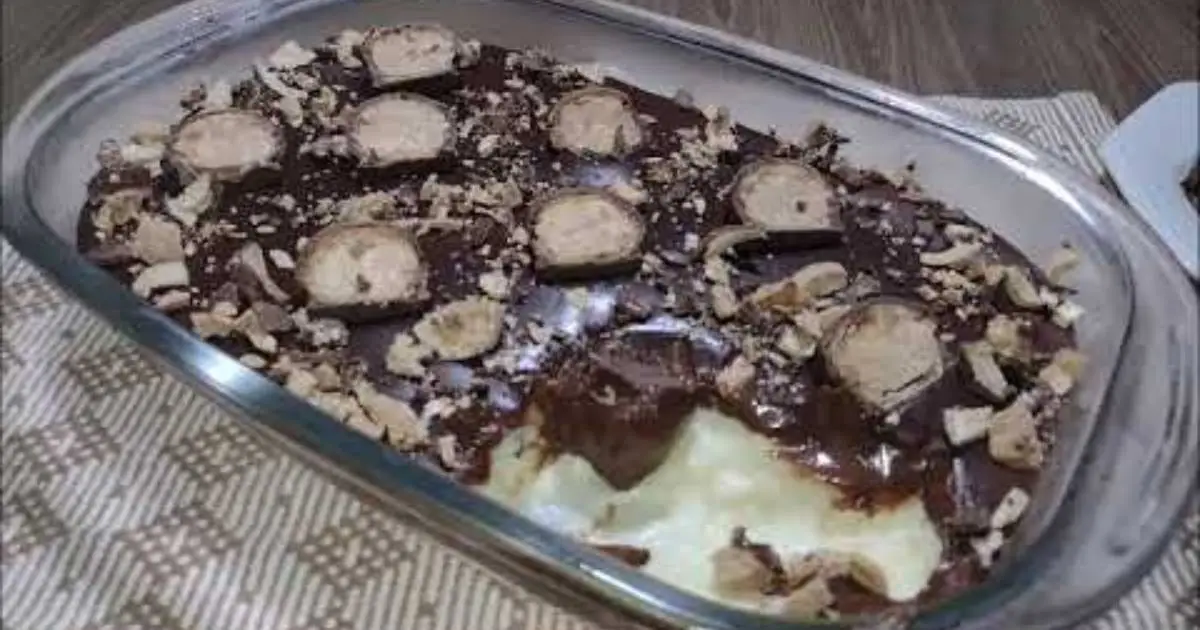A Sobremesa na Travessa de Sonho de Valsa é cremosa, fácil e perfeita para festas....