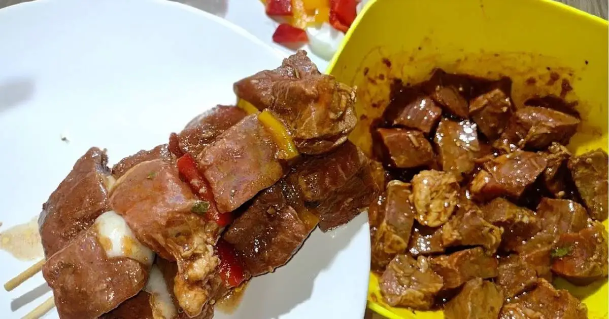 Aprenda o Tempero de Espetinho de Carne Suculento e Irresistível que deixa sua carne macia,...