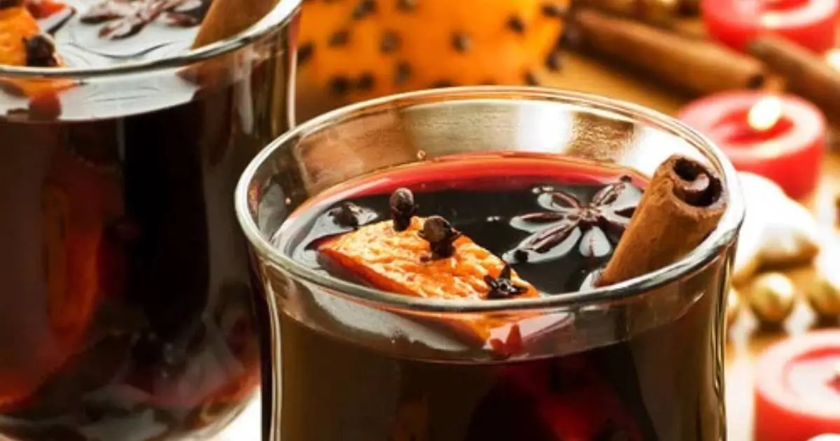 Vinho Quente Tradicional com Canela e Gengibre é perfeito para o inverno e festas juninas....