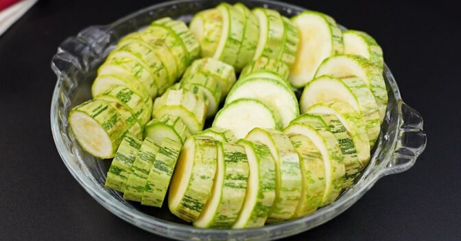 Saudável: Abobrinha Gratinada com Queijo e Ervas Fácil