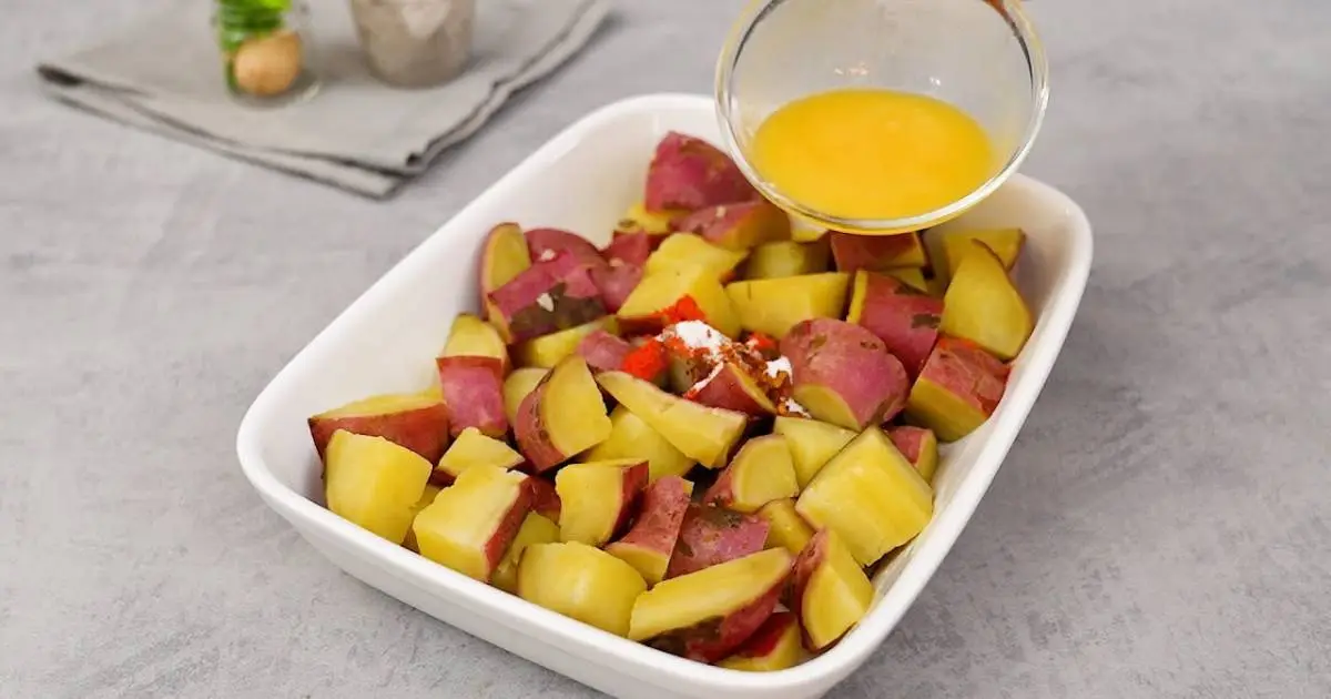 A Batata Doce Assada Crocante e Saborosa é fácil de fazer e perfeita para qualquer...