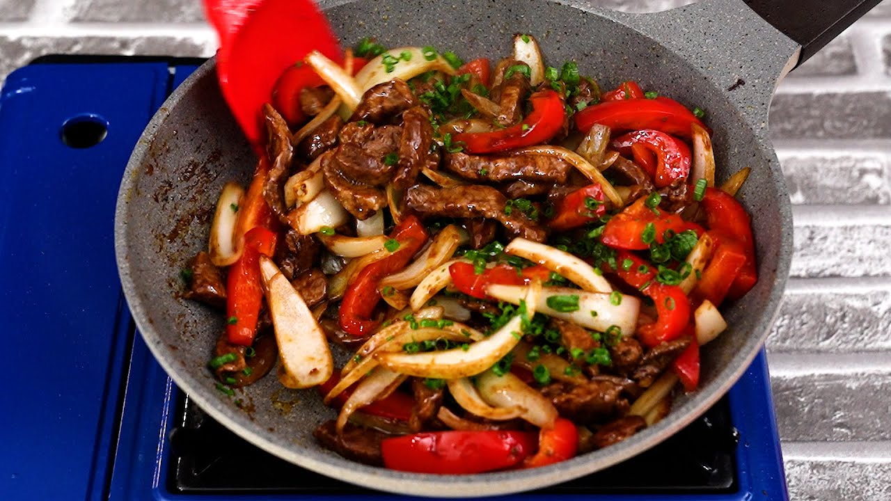 Aprenda a fazer o Bife Acebolado com Pimentão Cremoso, uma receita simples e deliciosa para...