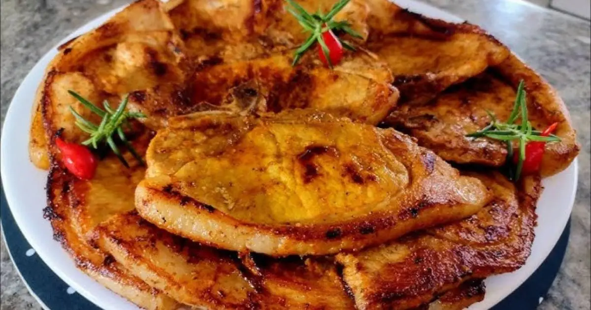 A receita de Bisteca Suave com Molho Cremoso Especial é uma opção fácil e deliciosa...