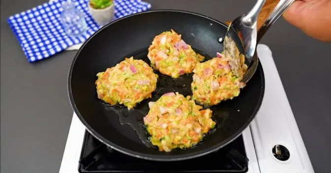 Lanche: Bolinho Crocante de Abobrinha com Cenoura