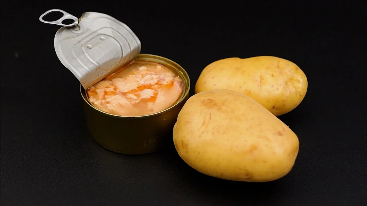 Bolinhos de Salmão com Batata Crocantes e Fáceis são ideais para qualquer refeição, prontos em...