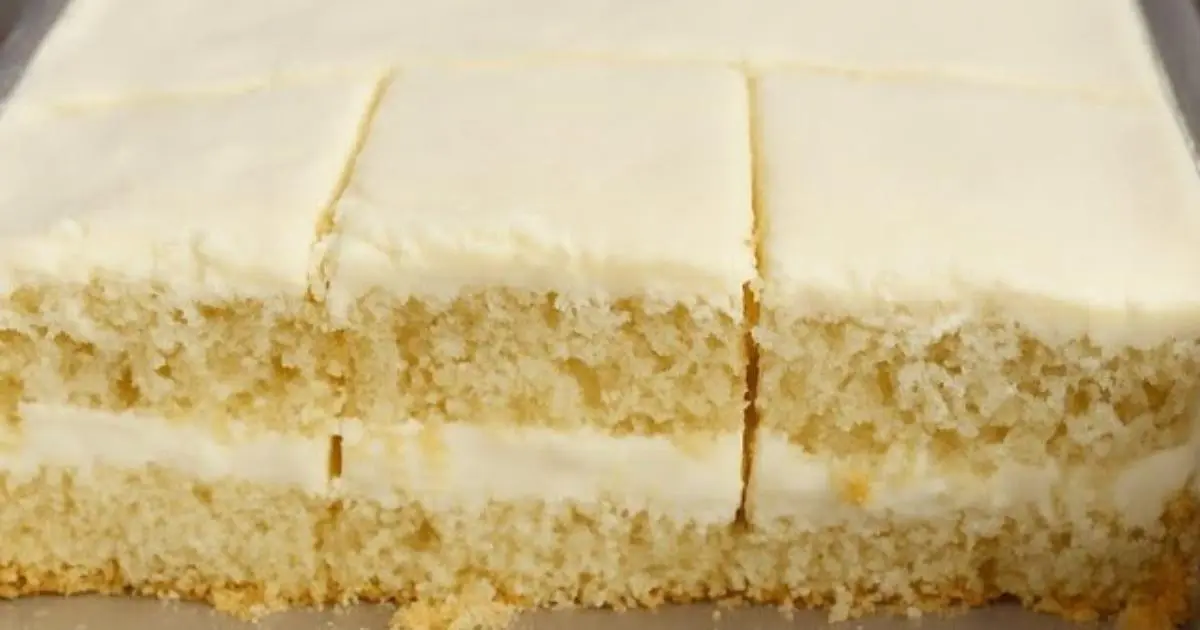 Receita fácil de bolo gelado com leite Ninho, massa leve e creme cremoso....