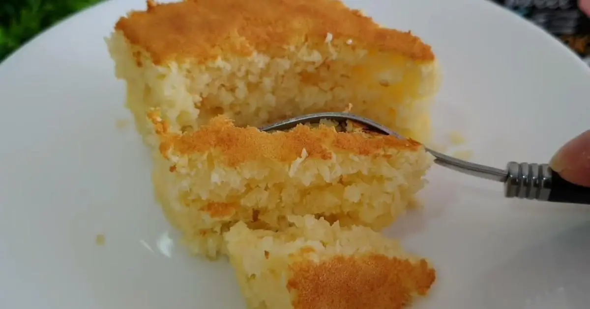 Receita prática de bolo de arroz com leite condensado e coco....