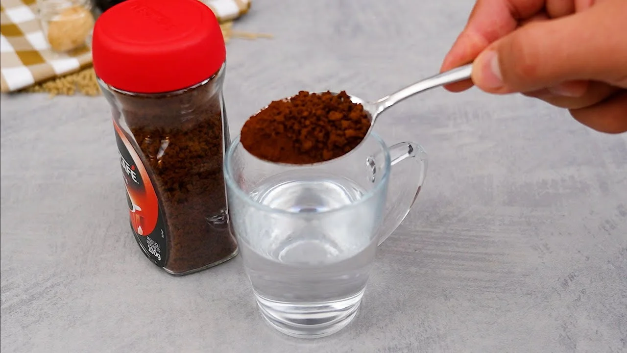 O Bolo de Café com Chocolate Fofinho e Delicioso é fácil de fazer, perfeito para...