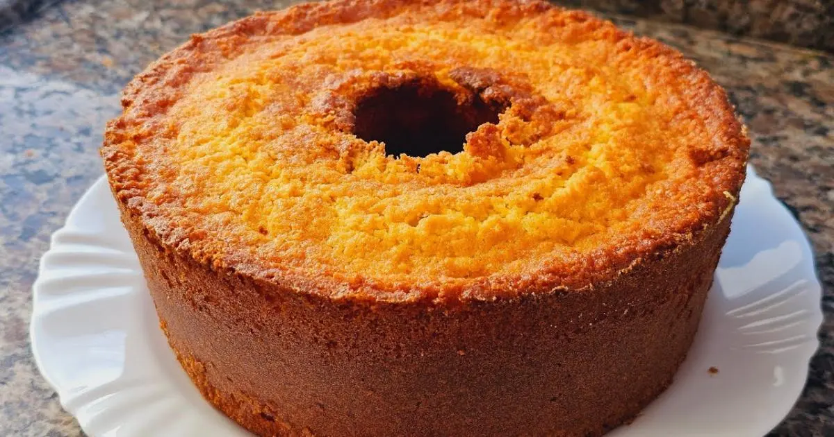 Bolo de laranja sem leite e sem trigo, ideal com um café fresquinho....