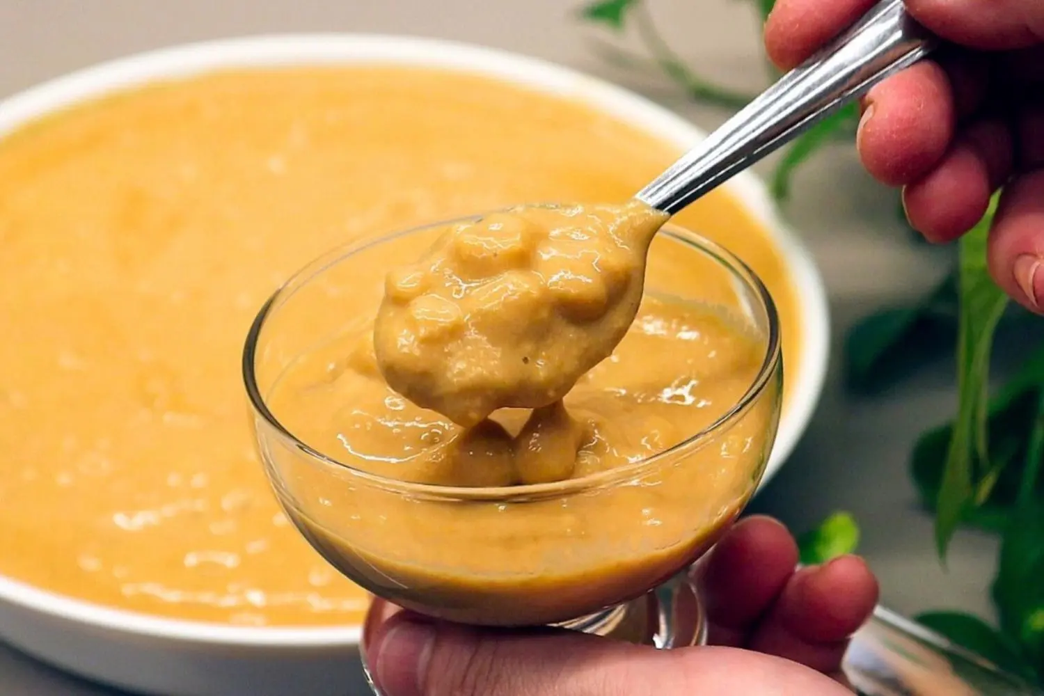 Receita de canjica cremosa com doce de leite, perfeita para festa junina....