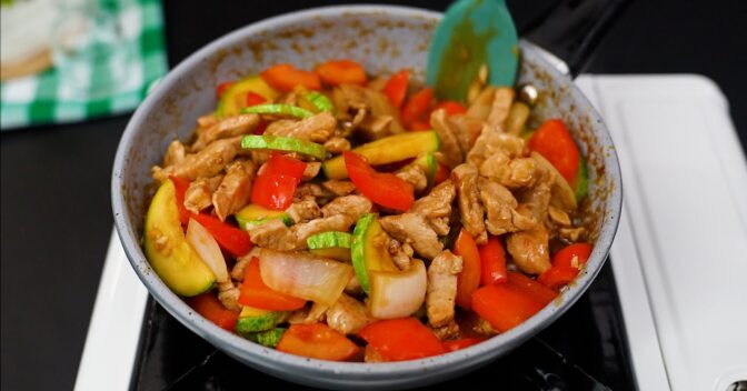 Carnes: Carne de Porco com Legumes e Molho de Laranja