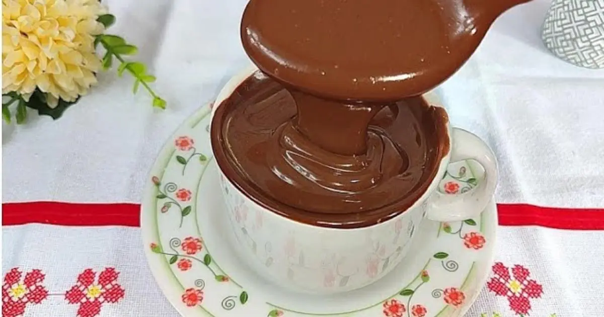 Oi, gente! Vânia aqui! Hoje no Vó Naoca eu te trouxe uma receita de chocolate...
