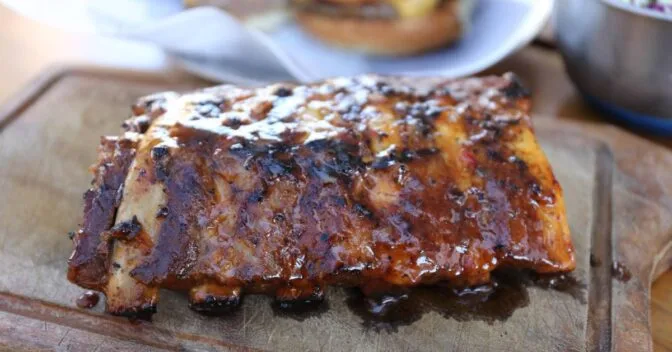 Carnes: Costela Suína Macia Com Molho Especial
