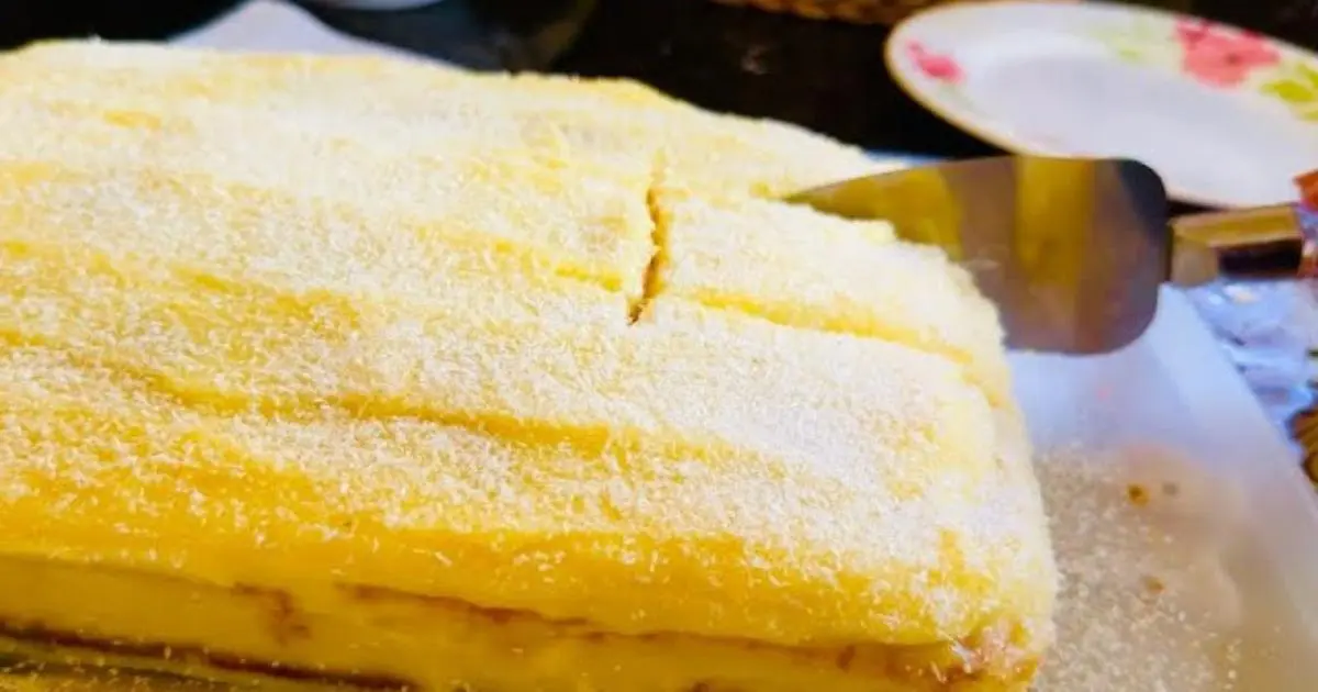 Massa fofinha com cobertura cremosa e sabor de confeitaria....