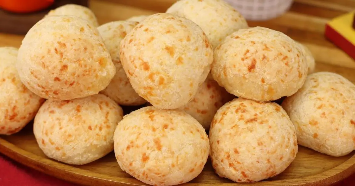 Receita mineira fácil com polvilho azedo e muito queijo....