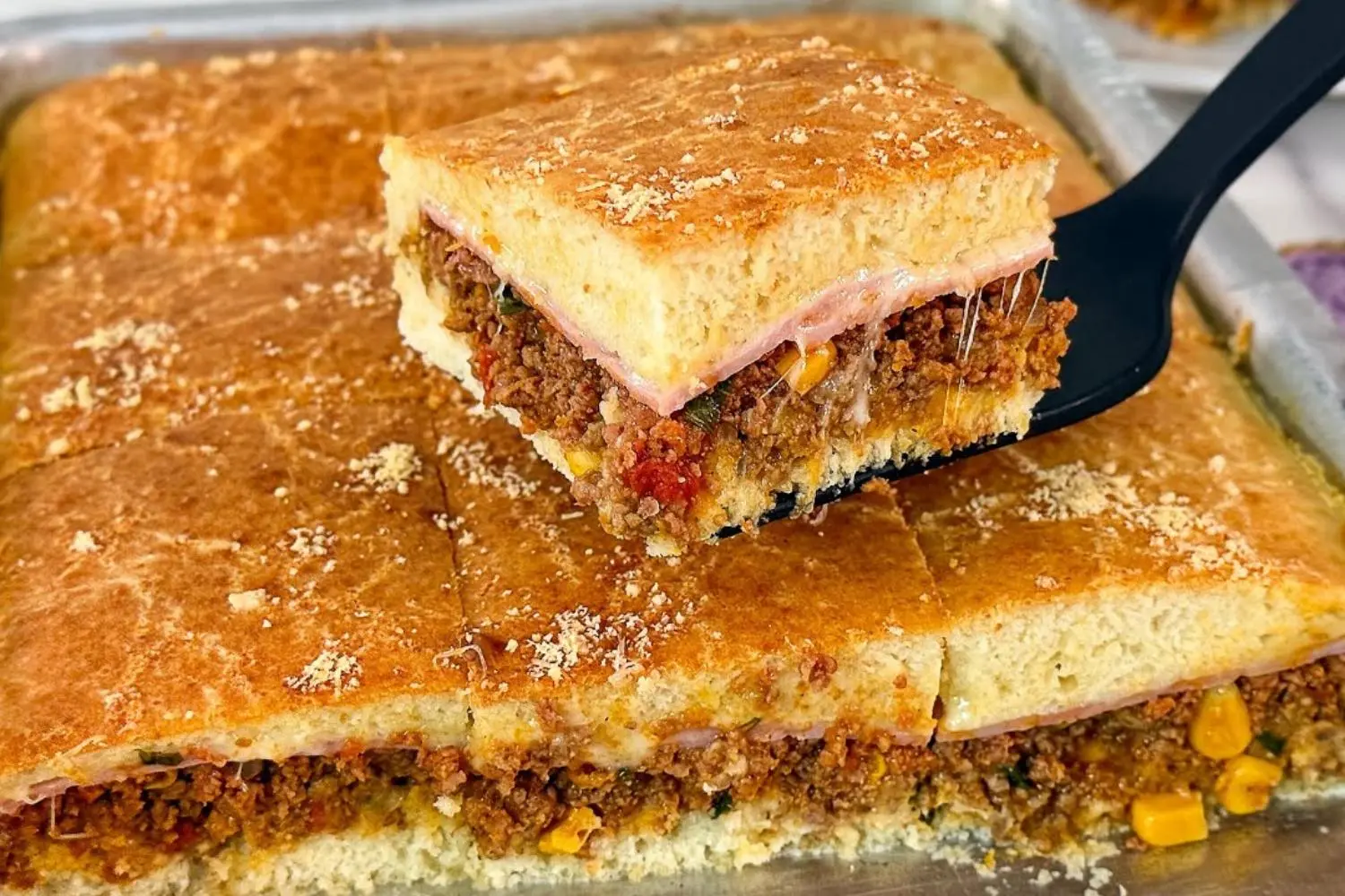 Torta de carne moída com massa de liquidificador prática e recheio bem temperado....