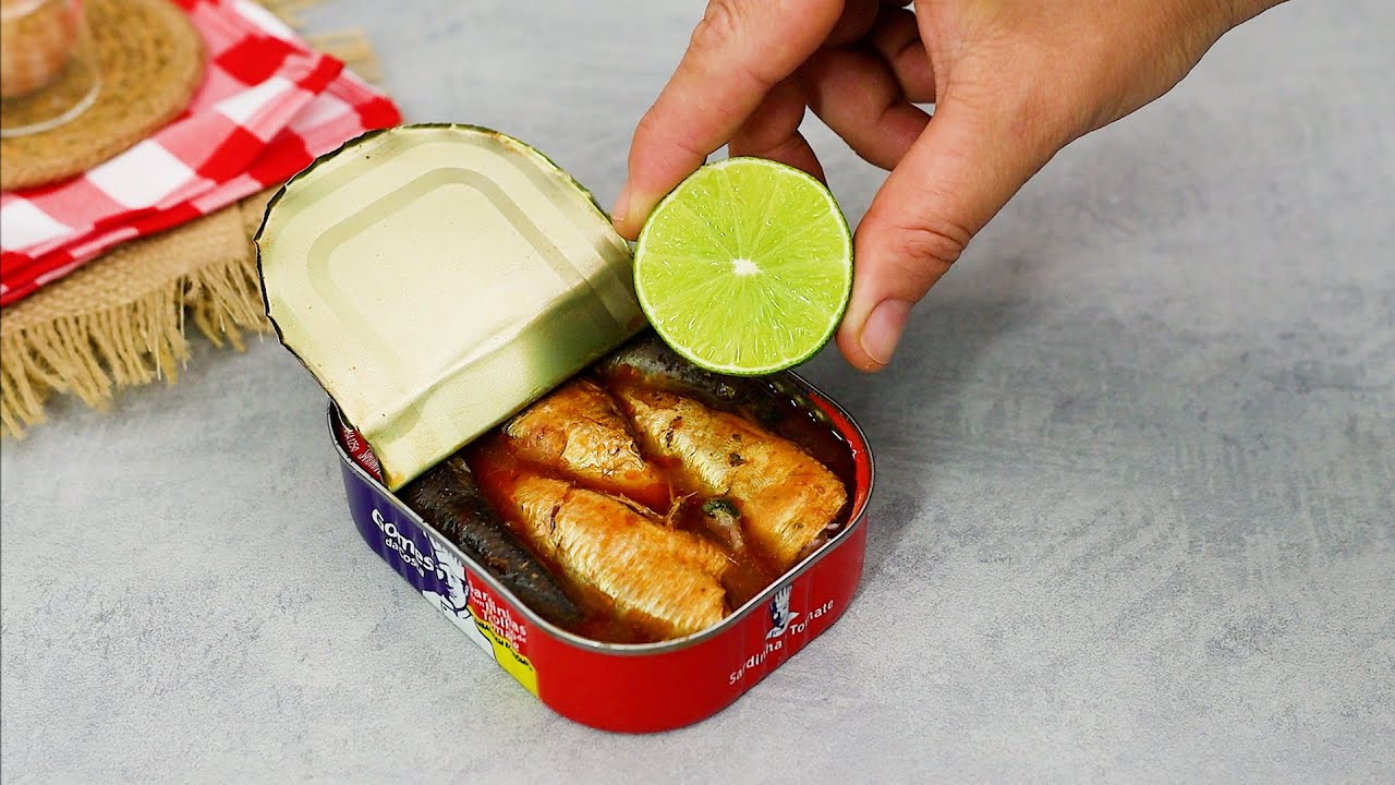Lanche de Sardinha Cremoso com Leite de Coco é uma receita rápida, econômica e perfeita...